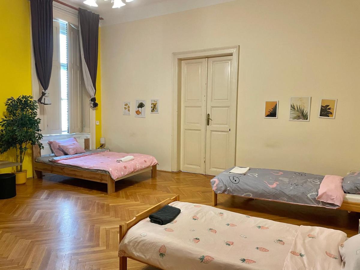 The Heart Of Budapest Hostel Exterior foto